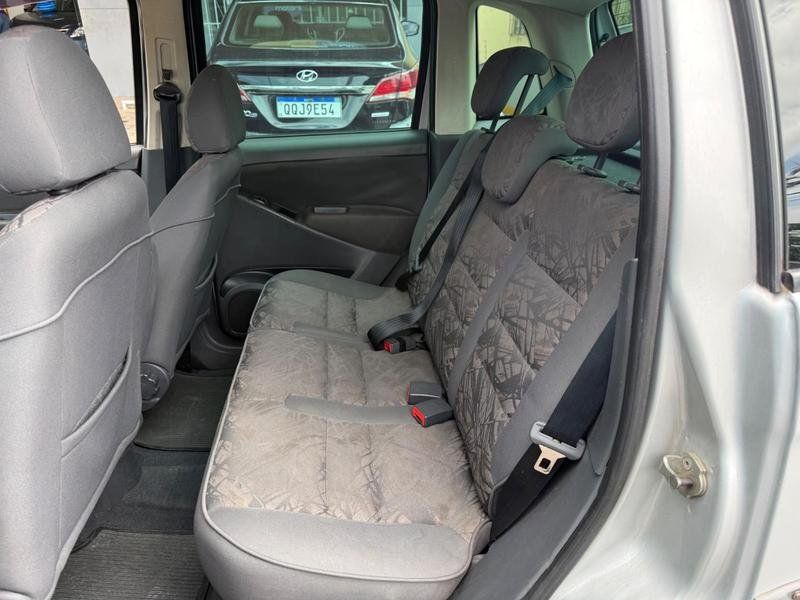 FIAT IDEA 1.8 MPI ADVENTURE LOCKER 8V FLEX 4P MANUAL, foto 12
