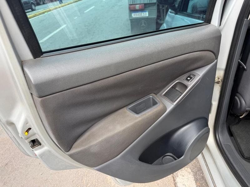 FIAT IDEA 1.8 MPI ADVENTURE LOCKER 8V FLEX 4P MANUAL, foto 11